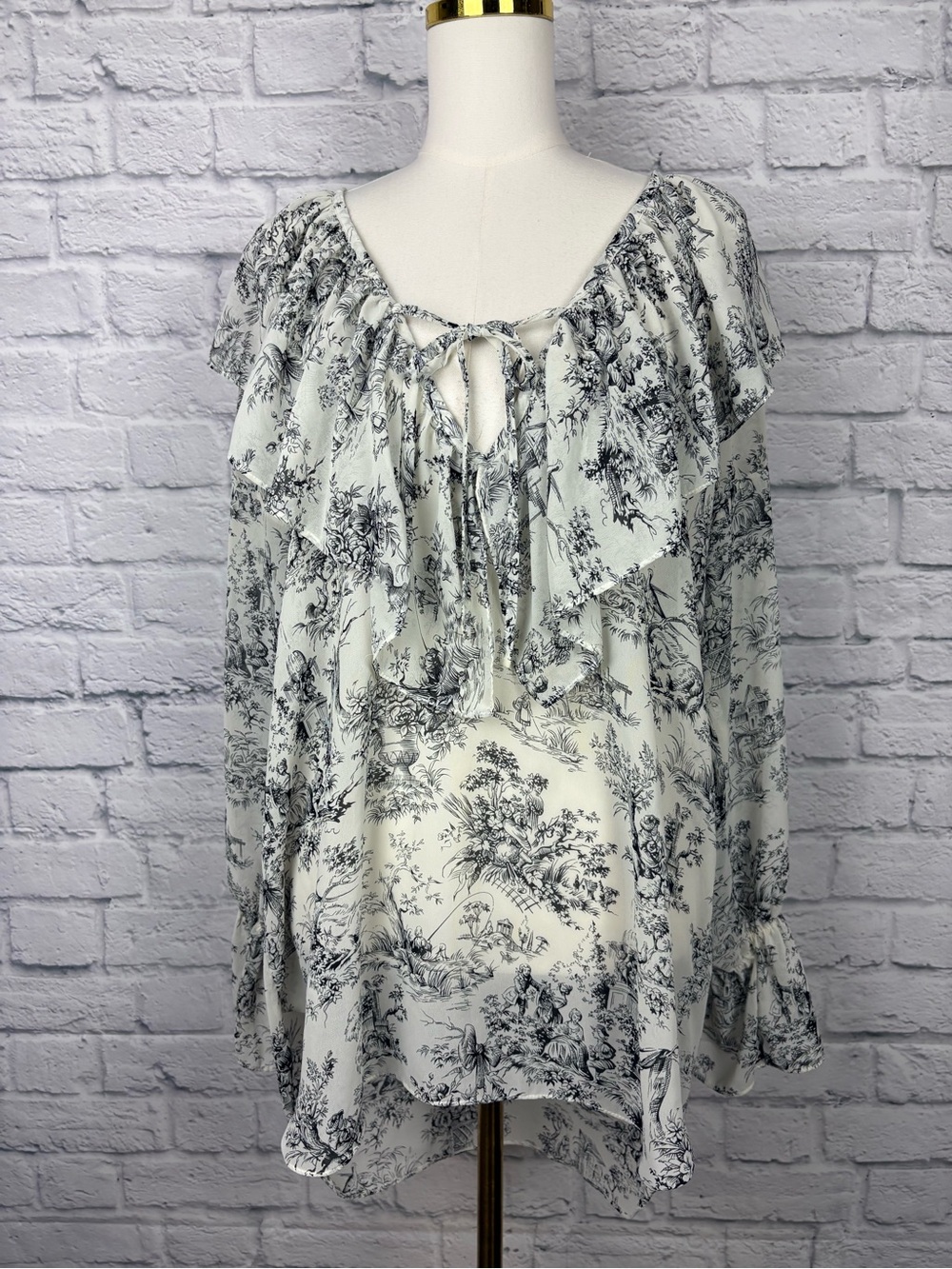Victoria’s Secret Toile de Jouy Print Night Shirt Vintage Gold label size S